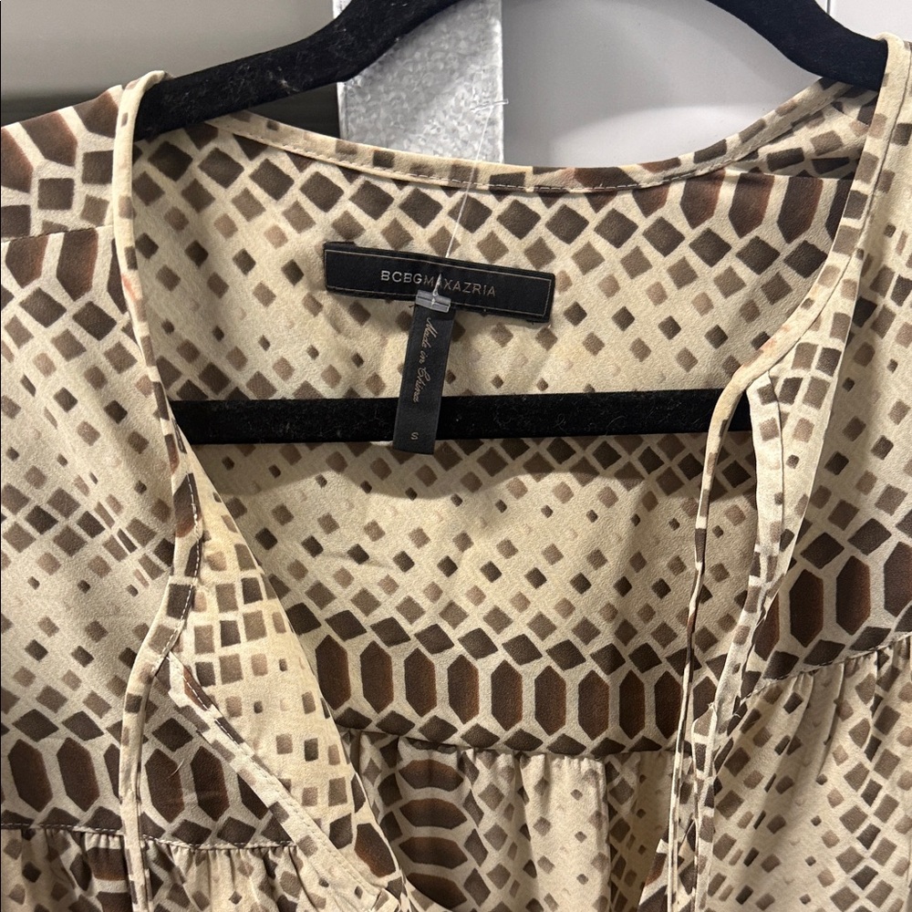 BCBGMaxAzria Beige and Brown Geometric Top